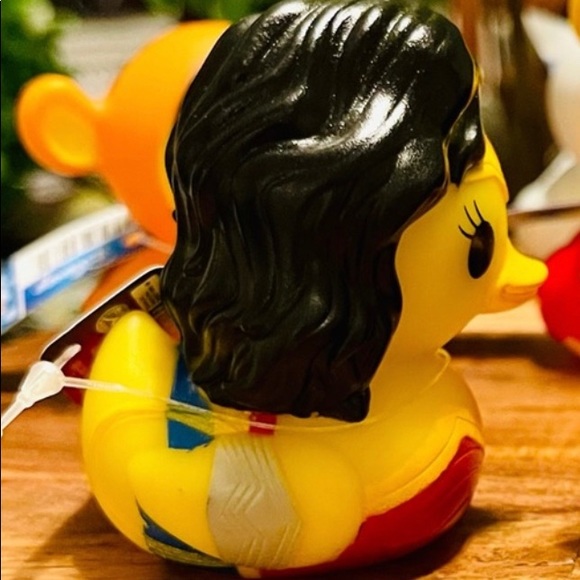 NEW Disney Official Duckz Wonder Woman Duck Collectible - Picture 3 of 9